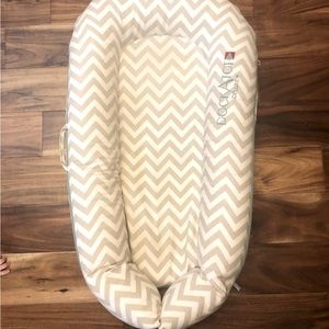 DockATot® Deluxe+ Dock in Silver Lining Chevron